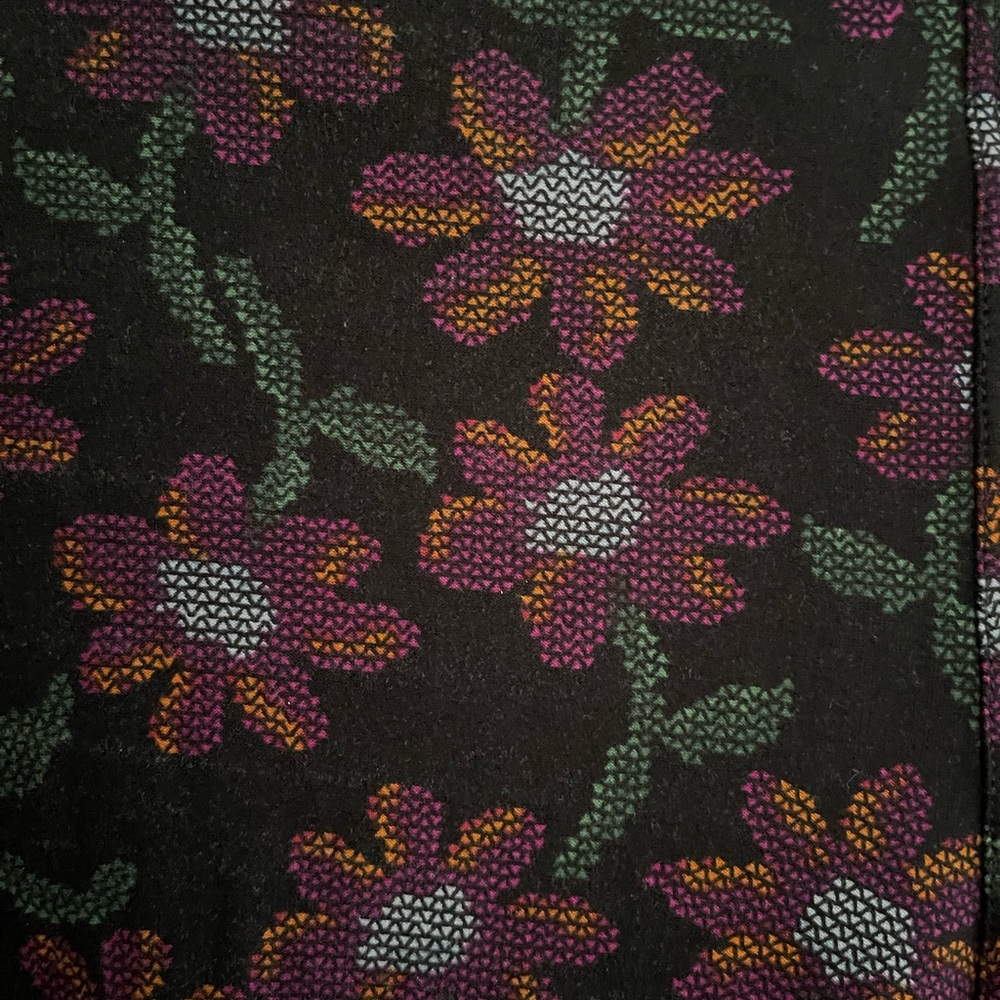 LuLaRoe leggings Tall &Curvy - Picture 2 of 3